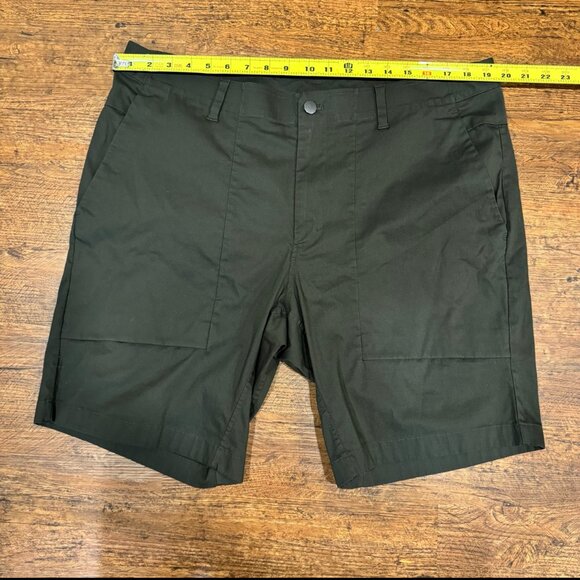 Lululemon Olive Green Weekender Performance Casual Golf Chino Shorts Men's 38x9 - Picture 6 of 7